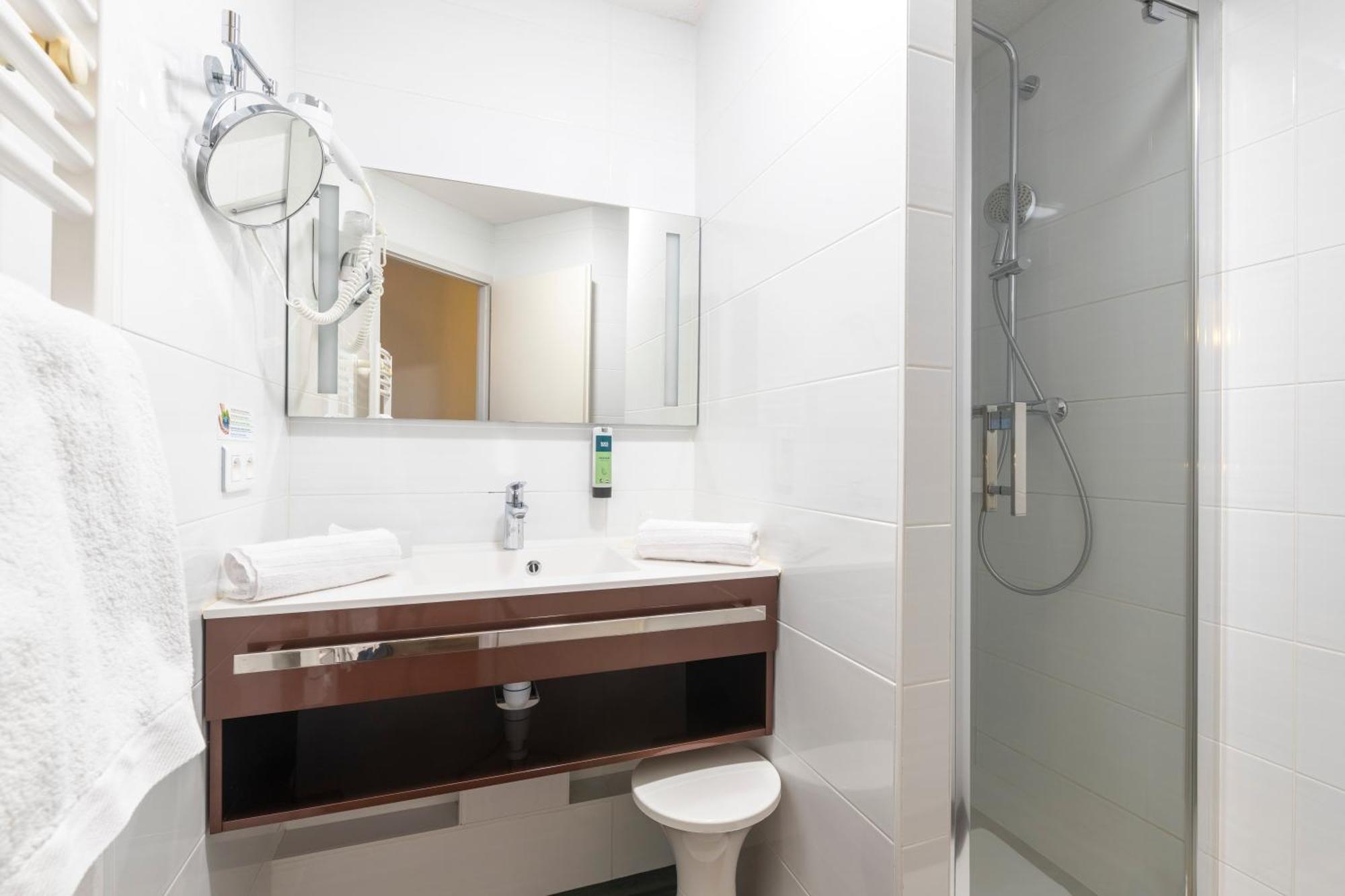 Logis Hotel Arc En Ciel Тонон-ле-Бен Экстерьер фото